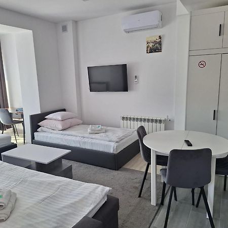 Comfort Stay, Ev, Parking Болеславец Экстерьер фото