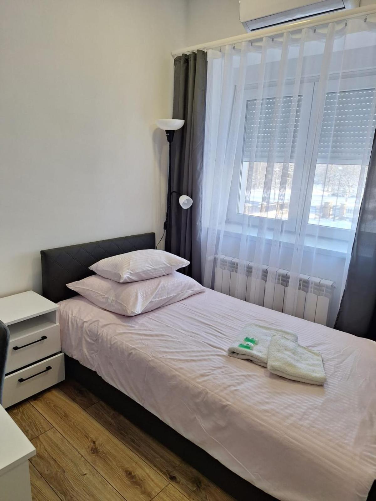 Comfort Stay, Ev, Parking Болеславец Экстерьер фото