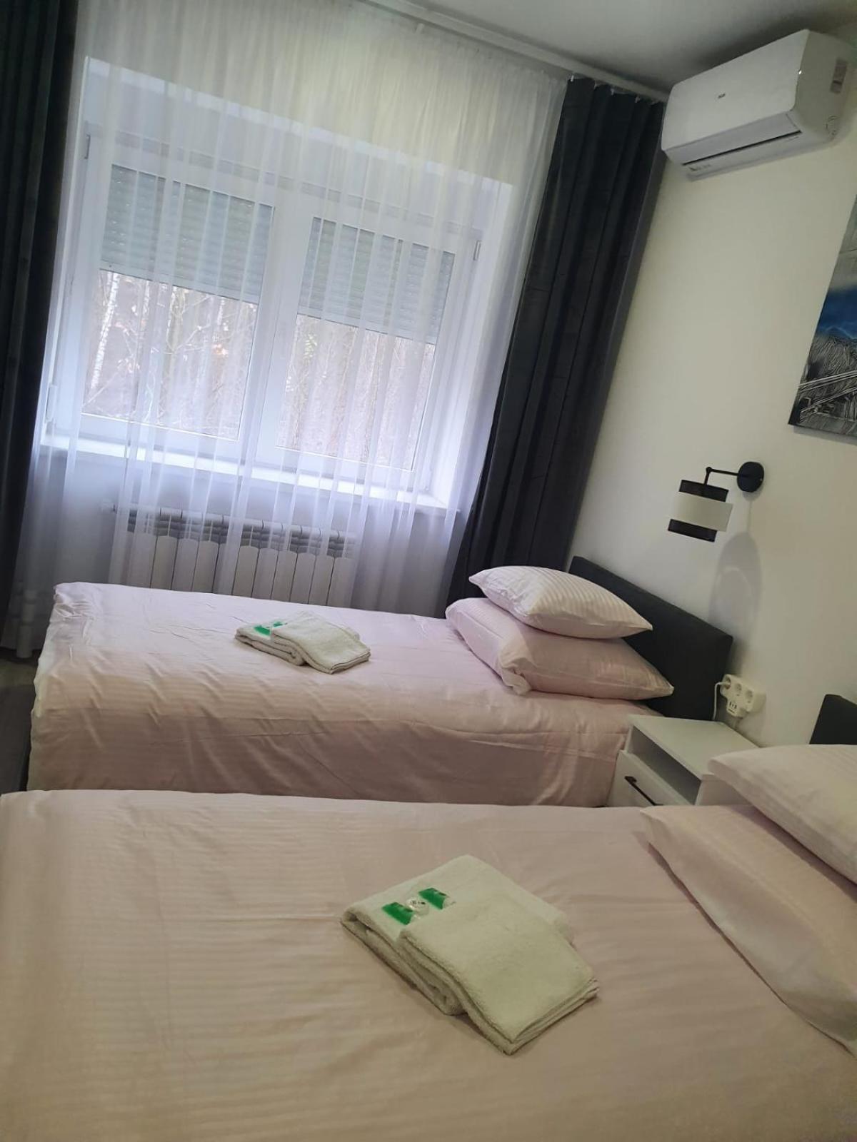 Comfort Stay, Ev, Parking Болеславец Экстерьер фото