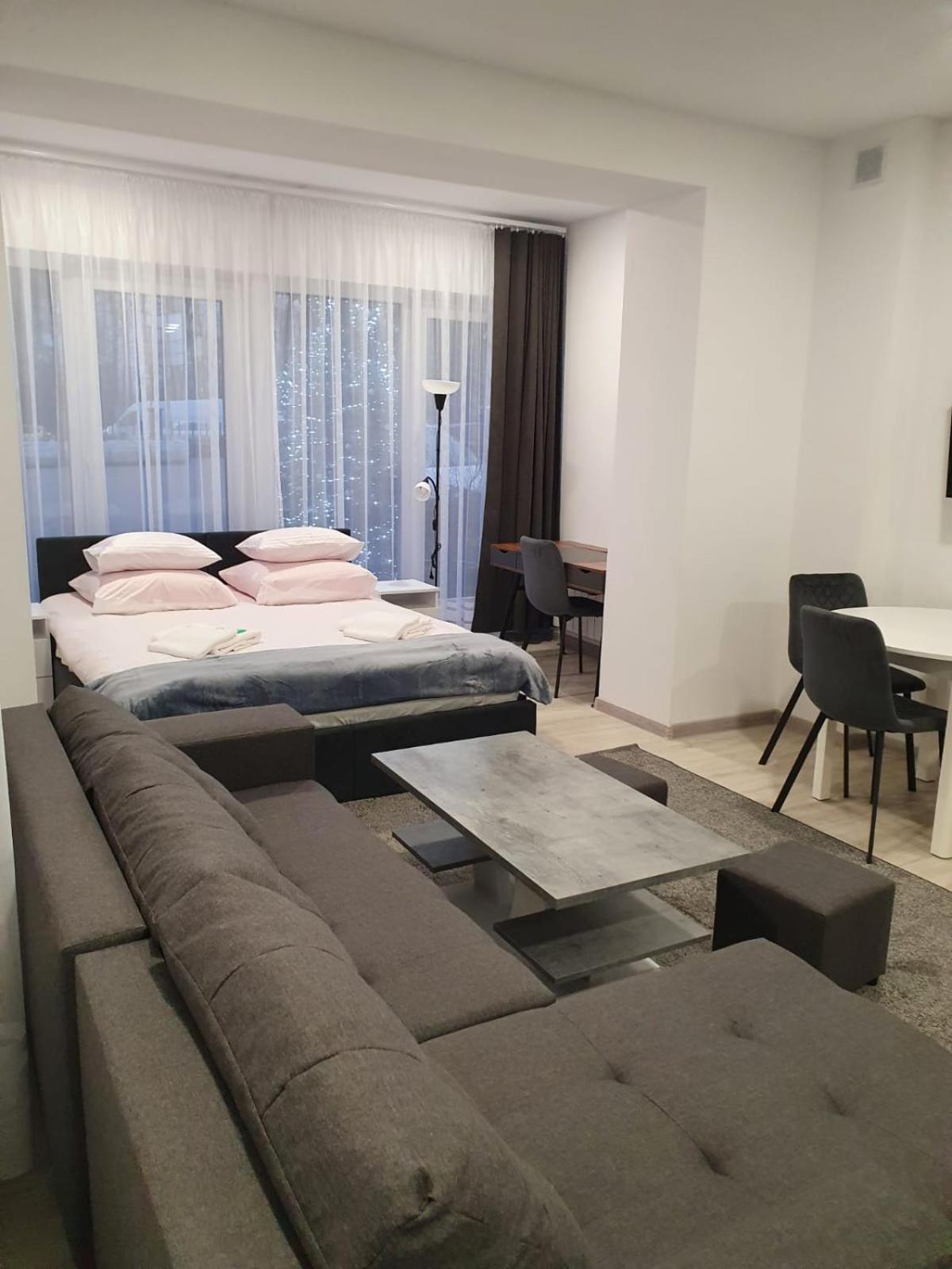 Comfort Stay, Ev, Parking Болеславец Экстерьер фото