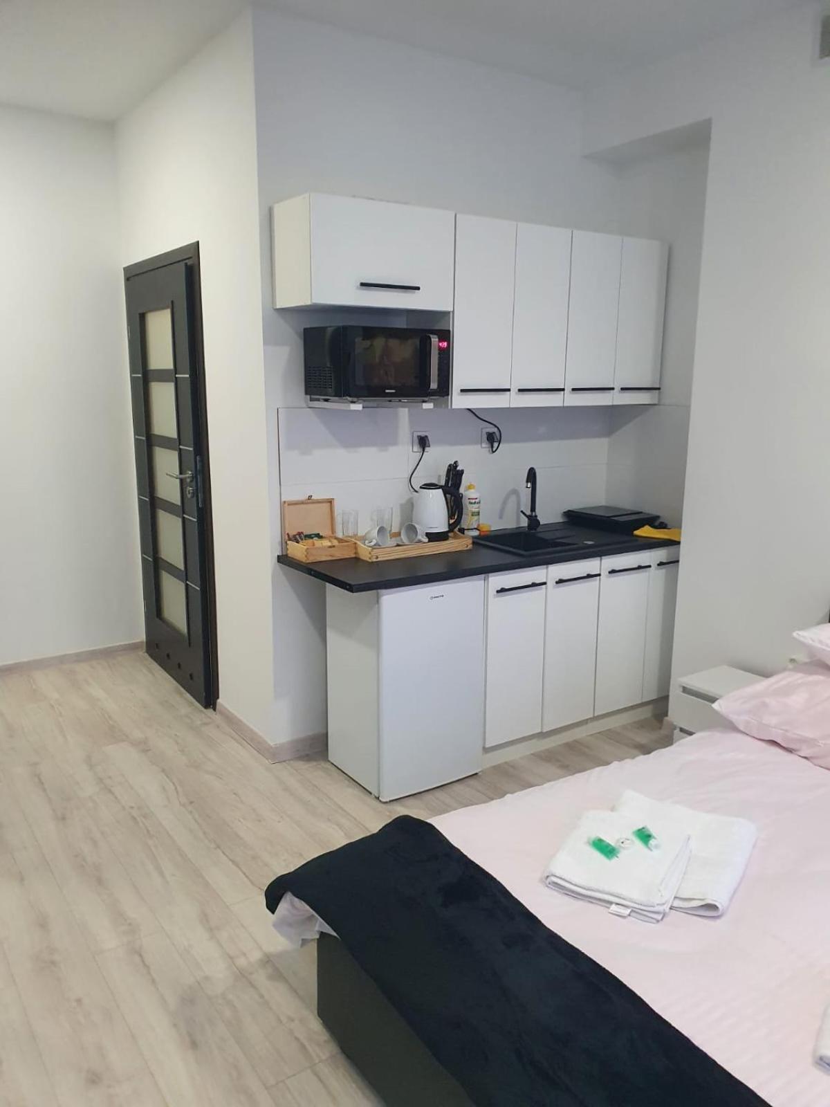 Comfort Stay, Ev, Parking Болеславец Экстерьер фото