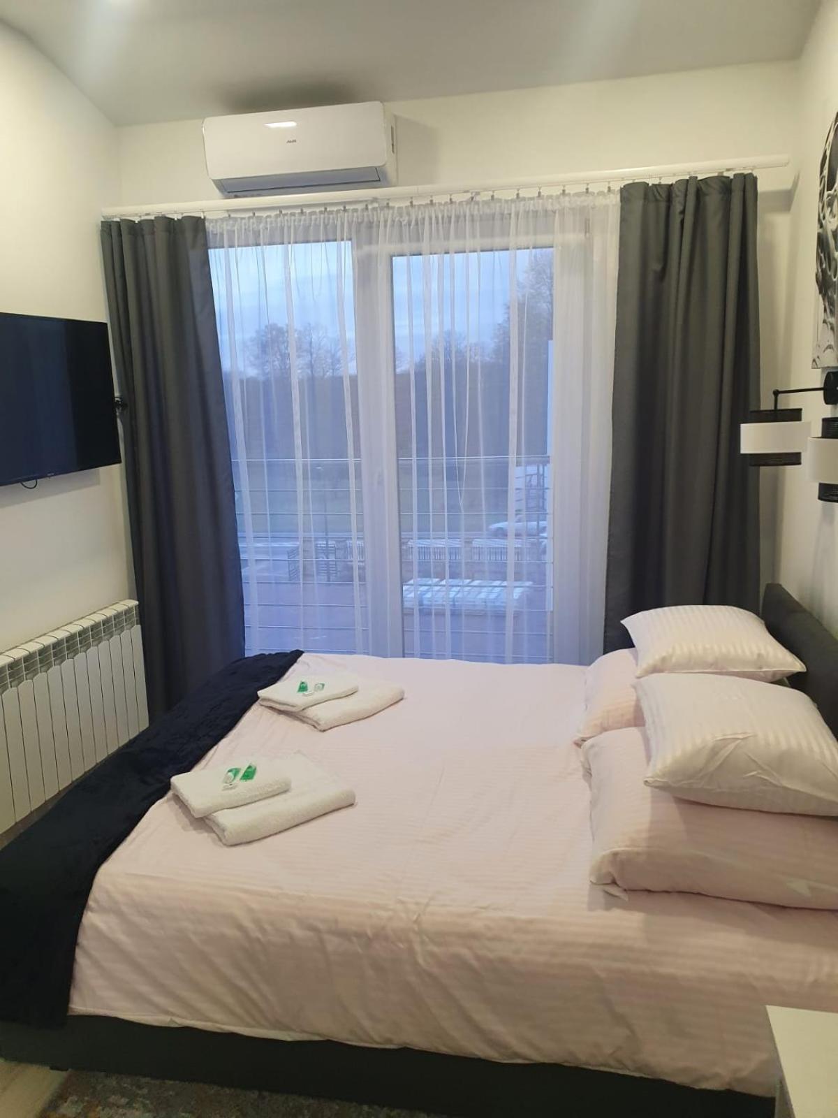 Comfort Stay, Ev, Parking Болеславец Экстерьер фото