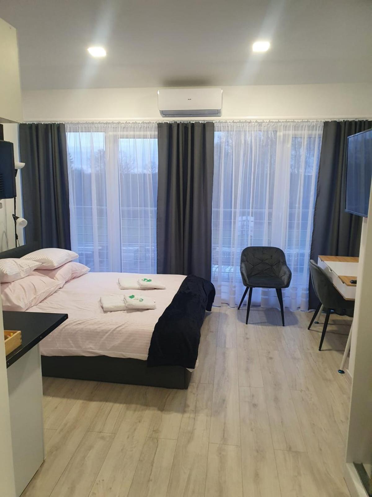 Comfort Stay, Ev, Parking Болеславец Экстерьер фото