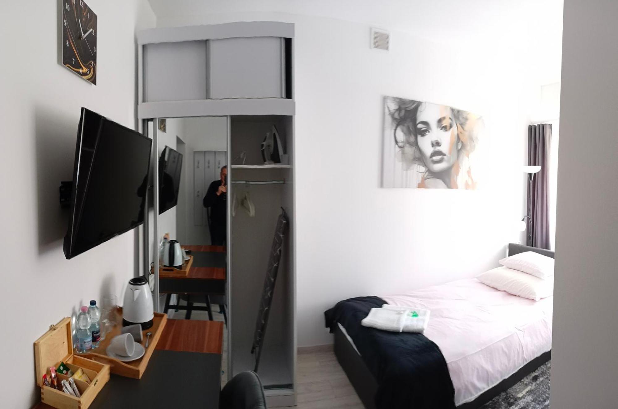 Comfort Stay, Ev, Parking Болеславец Экстерьер фото