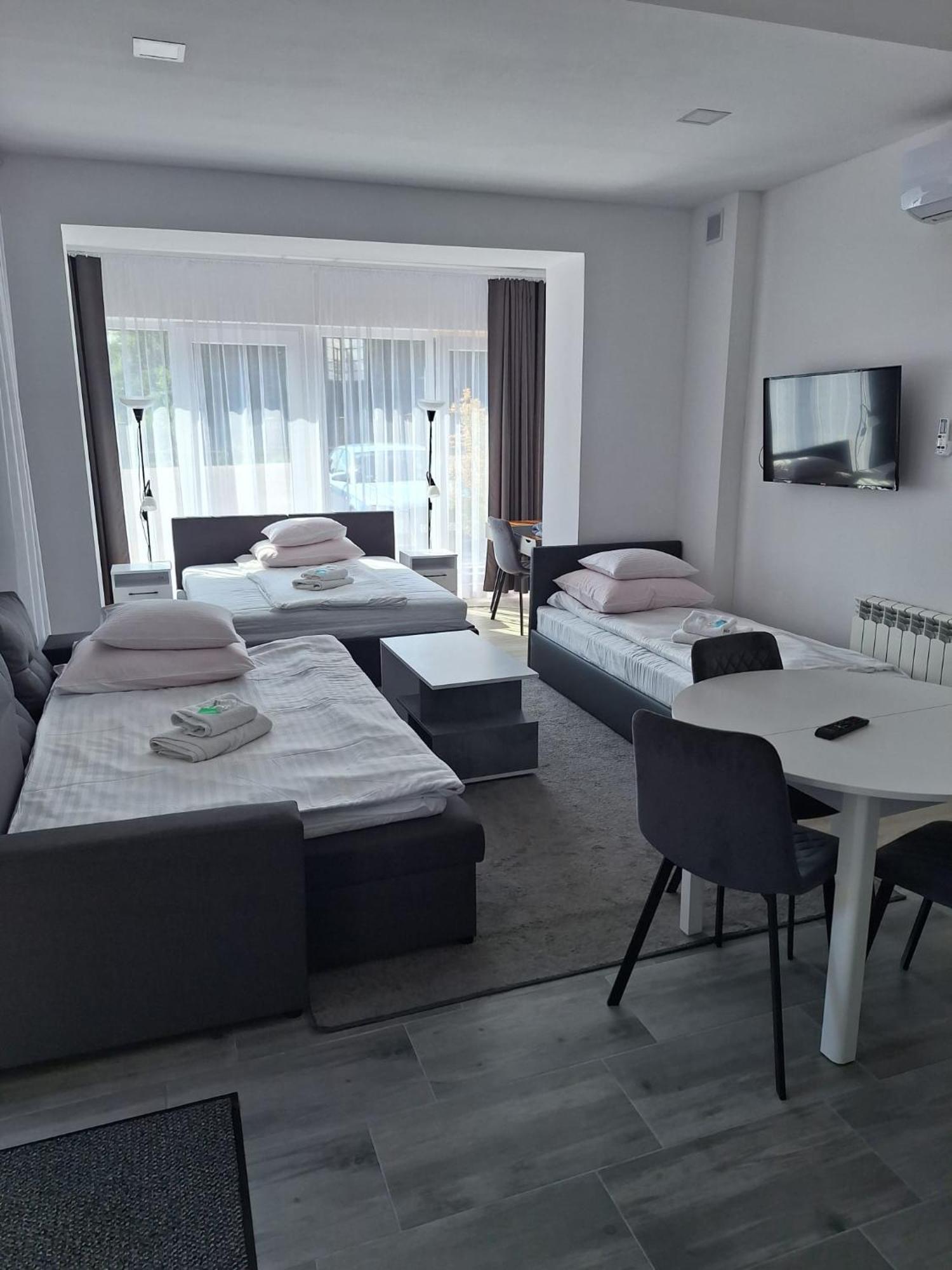 Comfort Stay, Ev, Parking Болеславец Экстерьер фото